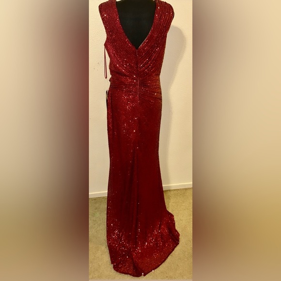Red Cinderella Divine Size L Side slit dress - Picture 6 of 7